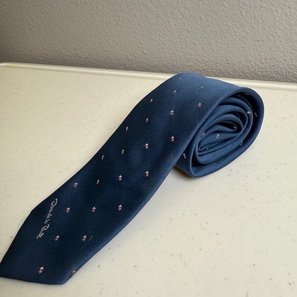 Oscar De La Renta Tie One Size Blue Neck Tie Vintage Pointed Embroidered - Picture 1 of 5